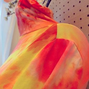 Vibrant “sunset” Turtle neck.